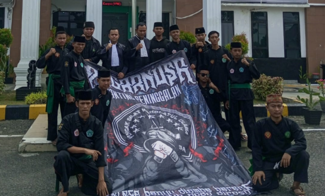 Belasan “Pendekar” Datangi PN Sekayu, Kuasa Hukum: yakin terdakwa tidak bersalah