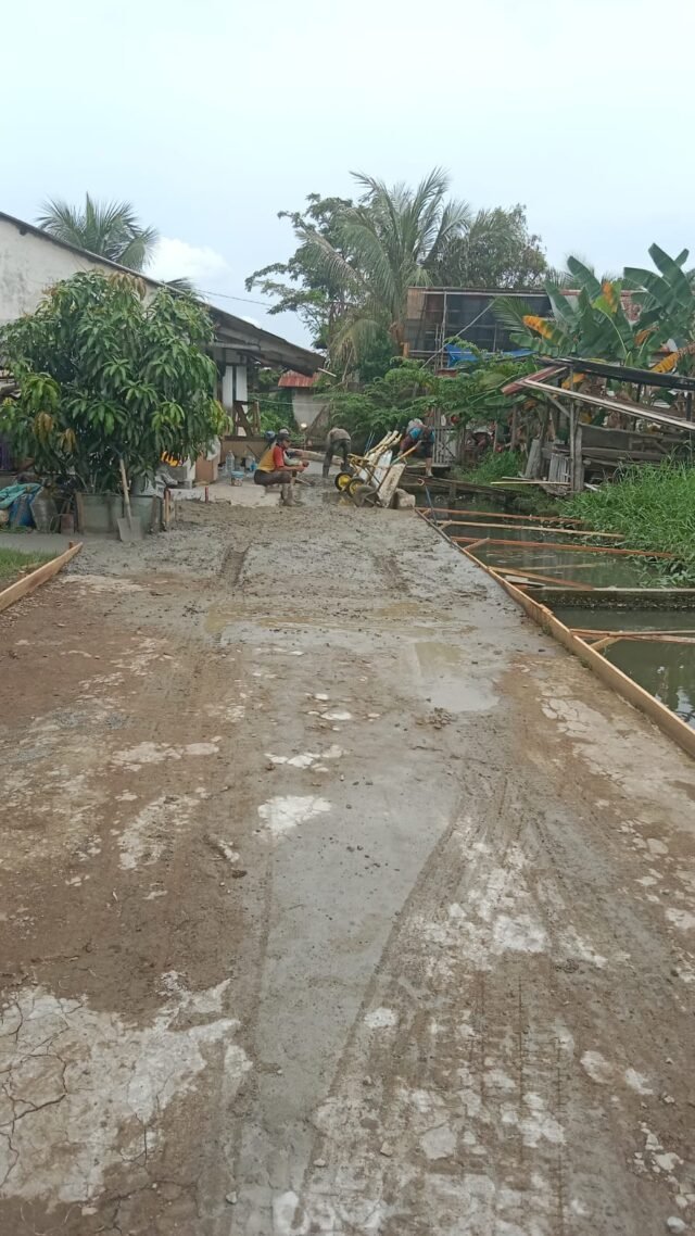 Mau tutup tahun, proyek jalan cor di Palembang “kebut-kebutan” bikin kaget warga