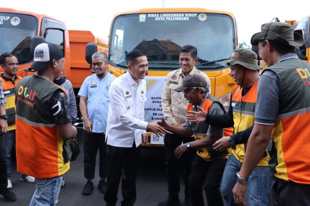 Rezeki akhir tahun, Palembang dapat 15 unit mobil kebersihan
