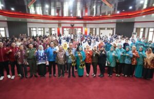 Suami Istri dianugrahi Deputi Bidang KSPK BKKBN RI Ayah dan Bunda Genre