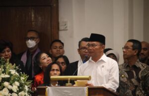 Menko PMK Tinjau Tiga Gereja di Jakarta, Pastikan Umat Kristiani Beribadah dengan Baik