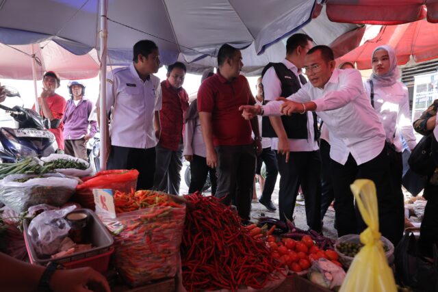 Jelang Nataru, Pj Sekda sidak gudang Distributor Sembako dan pasar rakyat