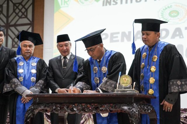 243 Mahasiswa/i Institut Rahmaniyah Sekayu Diwisuda