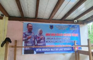 Diduga Kades di Lahat tidak netral pajang Baliho Mantan Bupati,Pegiat Demokrasi : laporkan ke Bawaslu jika terbukti ikut berkampanye