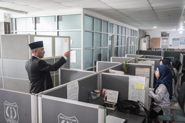 Hari kedua pasca tahun baru, Apriadi sidak disiplin pegawai