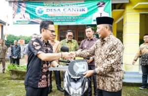 Perangkat Desa Bailangu Kaget dapat motor baru dan umroh gratis