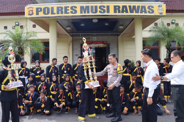 Pencak Silat asuhan Kapolres Mura raih banyak medali di Kejuaraan Nasional Pencak Silat Open Tournament Muba 2024.