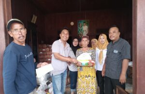 Zuriat Pangeran H.Anang dan Dinkes terobos banjir, menyisir warga terdampak