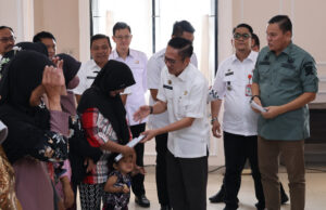 Giliran Kecamatan Sako mendapat sembako gratis