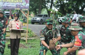 Komitmen jaga alam, Kodim 0418 dan Pemkot tanam ratusan pohon di TPKS