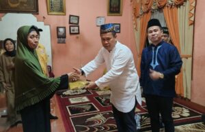 Sosialisasi, Caleh DPRD Sumsel Dapil 10 Partai Hanura , Mus Mulyadi SH, MH dan dr. Darmawan disambut antusias emak emak pengajian
