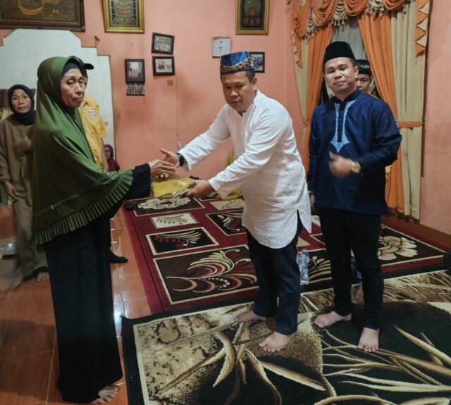 Sosialisasi, Caleh DPRD Sumsel Dapil 10 Partai Hanura , Mus Mulyadi SH, MH dan dr. Darmawan disambut antusias emak emak pengajian