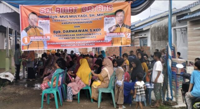 Didepan ratusan warga Perumahan Pondok Asri Mus Mulyadi SH MH dan Darmawan S.Ked berjanji akan amanah