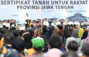 Presiden Serahkan 2.000 Sertifikat Tanah di Kabupaten Cilacap