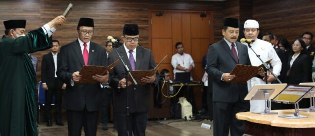 MK Resmi Lantik Tiga Anggota MKMK Permanen