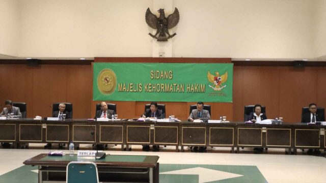 Terbukti Langgar KEPPH, Hakim Terlapor V Diberhentikan dengan Hormat