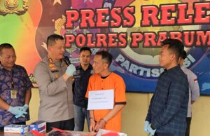 Sempat viral Pelaku penyiraman istri, YS, 47 tahun ditangkap Tim Opsnal Satreskrim Polres Prabumulih