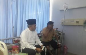 Hari Libur, Pj Bupati Apriyadi Besuk Kurnaidi Ketua PWI Provinsi Sumatera Selatan