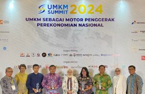 JNE Raih Penghargaan Mitra UMKM pada UMKM Summit Awards 2024