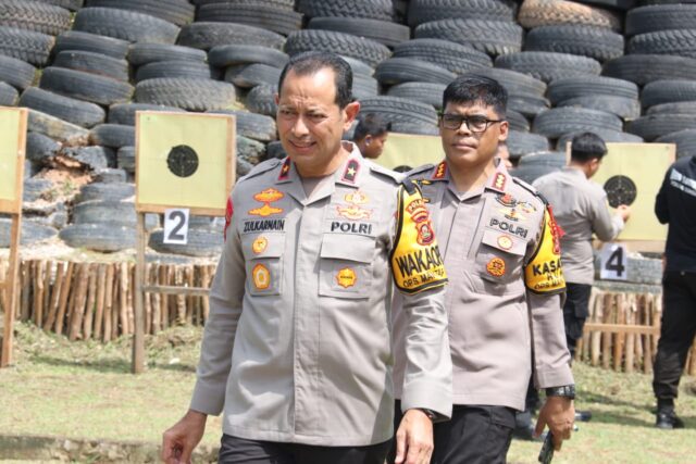 Wakapolda dan PJU Polda Sumsel fokus Bidik sasaran,saat latihan menembak