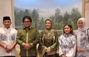 Ketua DPRD Sumsel Dr.Hj.RA.Anita Noeringhati SH MH Hadiri Open House di Griya Agung