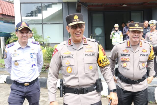 Kapolda Sumsel monitoring Jalur mudik dan balik Lebaran Idul Fitri 1445 Hijriah