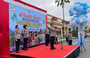 Wakapolresta Bandung AKBP Maruly Pardede Melepas 150 Pemudik Gratis Menuju Jawa Tengah