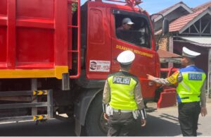 Membandel Langgar SKB dan Timbulkan Kemacetan, 327 Unit Truk Besar ‘Dikandangkan’