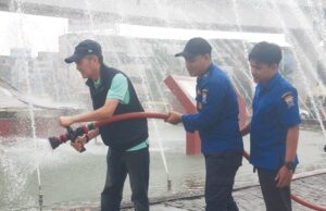 Ratu Dewa Pastikan Area Bundaran Air Mancur Hingga Trotoar Ampera Bersih Untuk Sholat Idul Fitri Besok