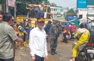 Pj Sekda Tinjau Perbaikan Jalan Segaran, Minta Balai Prasarana Pemukiman Sumsel Perbaiki Jalan Rusak Dampak Proyek IPAL.