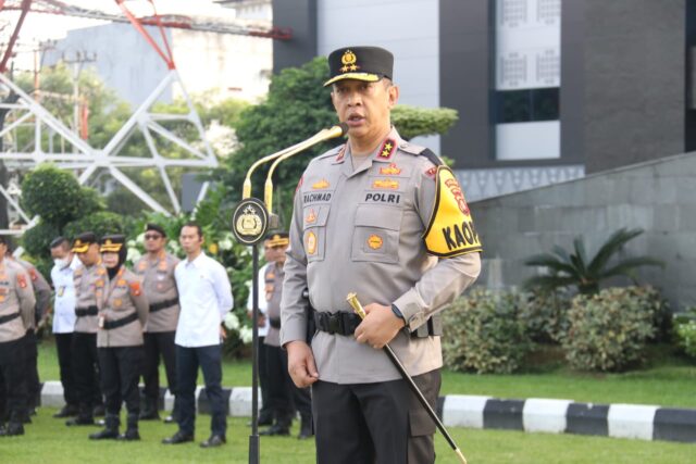 Personel Polda diganjar Pin Emas