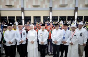 Pj Gubernur Agus Fatoni Lepas Keberangkatan 445 Jemaah Calon Haji Kloter Pertama Embarkasi Palembang