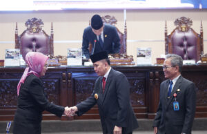 DPRD Prov.Sumsel dapat menerima jawaban Gubernur atas Pandangan umum Fraksi dan bentuk Pansus bahas 6 Raperda