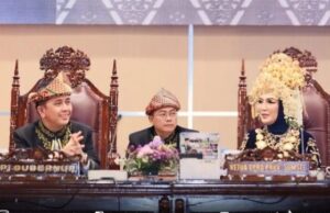 Ketua DPRD Provinsi Sumsel buka rapat Paripurna daam rangka HUT Provinsi Sumsel ke 78 “Memantapkan, Meningkatkan dan Memperkokoh Tekad Serta Semangat Juang Bersama untuk Membangun dan mengantarkan Provinsi Sumsel Lebih Baik
