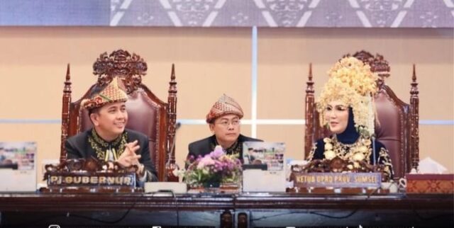 Ketua DPRD Provinsi Sumsel buka rapat Paripurna daam rangka HUT Provinsi Sumsel ke 78 “Memantapkan, Meningkatkan dan Memperkokoh Tekad Serta Semangat Juang Bersama untuk Membangun dan mengantarkan Provinsi Sumsel Lebih Baik