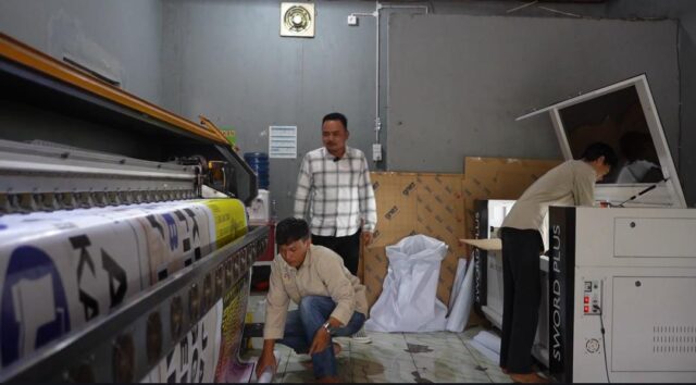 Dibina PTBA Usaha Percetakan dan Konveksi Asal Desa Lingga Tembus Pasar Nasional