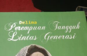 Perempuan Tangguh Delima Residen Abdul Rozak Sumbang Buku ke Perpus Sumsel