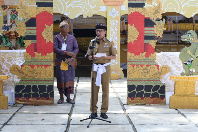 Rela Tunda Keberangkatan, Ratu Dewa Tinjau Langsung Kegiatan Ngaben Massal di Talang Jambe