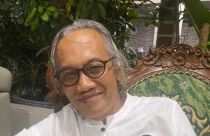 pelayanan publik harus lebih baik pelayanannya kepada masyarakat di semua sektor