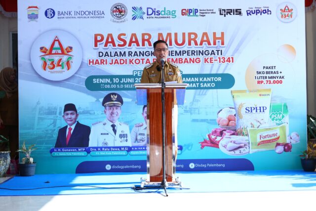 Ratu Dewa Ingin HUT Kota Palembang Bermanfaat Bagi Warga, Pasar Murah Diserbu Warga