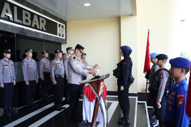 Pengambilan Air Suci Satbrimob Polda Kalbar Menyambut HUT Bhayangkara ke 78 Merupakan Rangkaian Pemuliaan Terhadap Nilai-nilai Tribrata