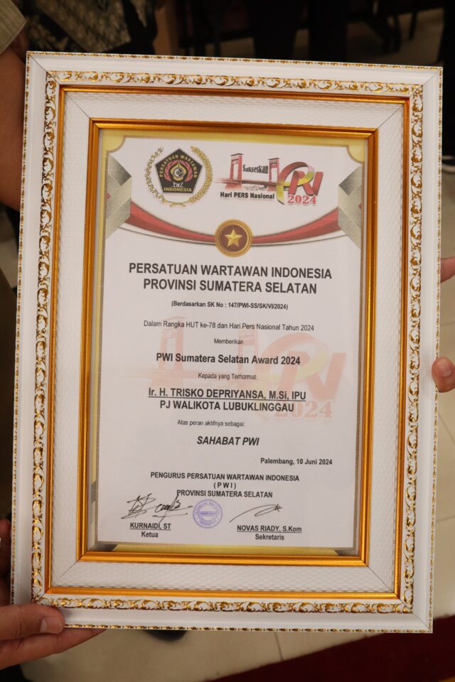 Peduli Pers, Pj Walikota Lubuklinggau Diganjar Penghargaan “Sahabat Mitra PWI