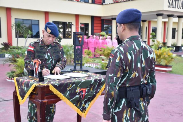 Upacara Penyerahan Jabatan Wadansatbrimob Polda Kalbar AKBP Murjatmo Edi, S.I.K., S.H.