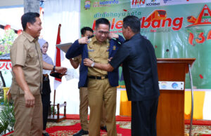 Dinobatkan Sebagai Anggota Kehormatan dari PWI Sumsel, Ratu Dewa Harapkan Dapat Terus Bersinergi