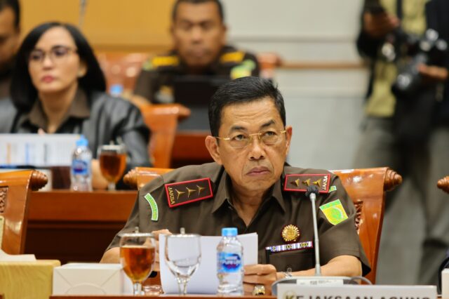Rapat Kerja dengan Komisi III DPR RI, Wakil Jaksa Agung Sampaikan Visi Kejaksaan “Menjadi Pelopor Penegakan Hukum yang Berkeadilan, Humanis, Akuntabel, Transparan, dan Modern”
