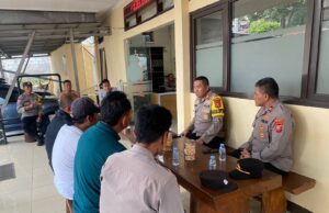 Pastikan anggotanya tidak main Judol, HP anggota Polsek Ibun dicek satu persatu