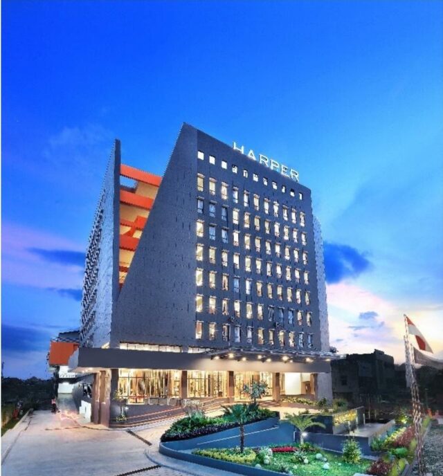Berbagi melalui Donor Darah bersama Harper Hotel Palembang