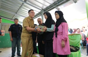 Ratu Dewa Salurkan Bantuan Untuk Anggota Pertuni, Penyandang Disabilitas Jadi Perhatian