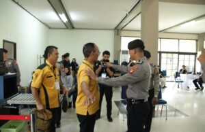 Satgas PAM Polda Kalbar Laksanakan Apel Simulasi Pengamanan Penyandingan Suara Dalam Pemilu Calon Anggota DPR Kabupaten Sekadau