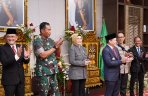 Siap Berlaga di Kejurnas Piala Kapolri, Tim Voli Putra dan Putri Sumsel, Ketua DPRD Sumsel R A Anita Noeringhati turun langsung suport Atlet